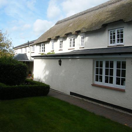 Tumbling Weir Hotel Ottery St Mary ภายนอก รูปภาพ
