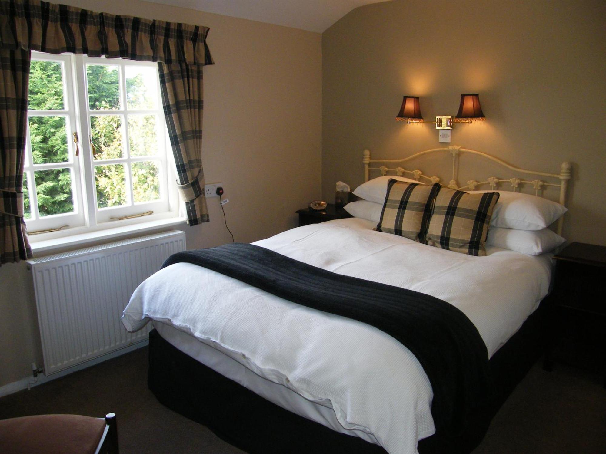 Tumbling Weir Hotel Ottery St Mary ภายนอก รูปภาพ