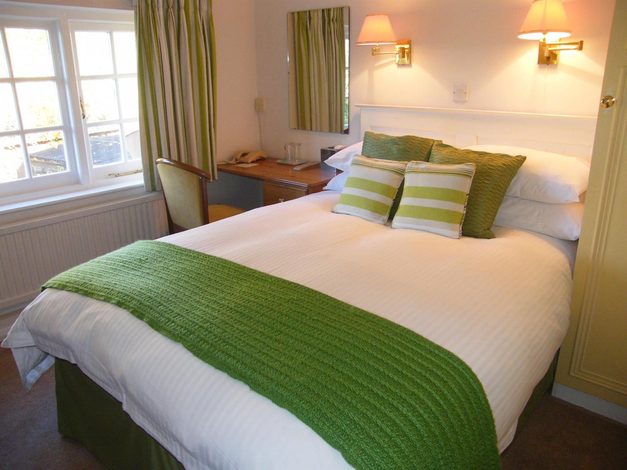Tumbling Weir Hotel Ottery St Mary ภายนอก รูปภาพ