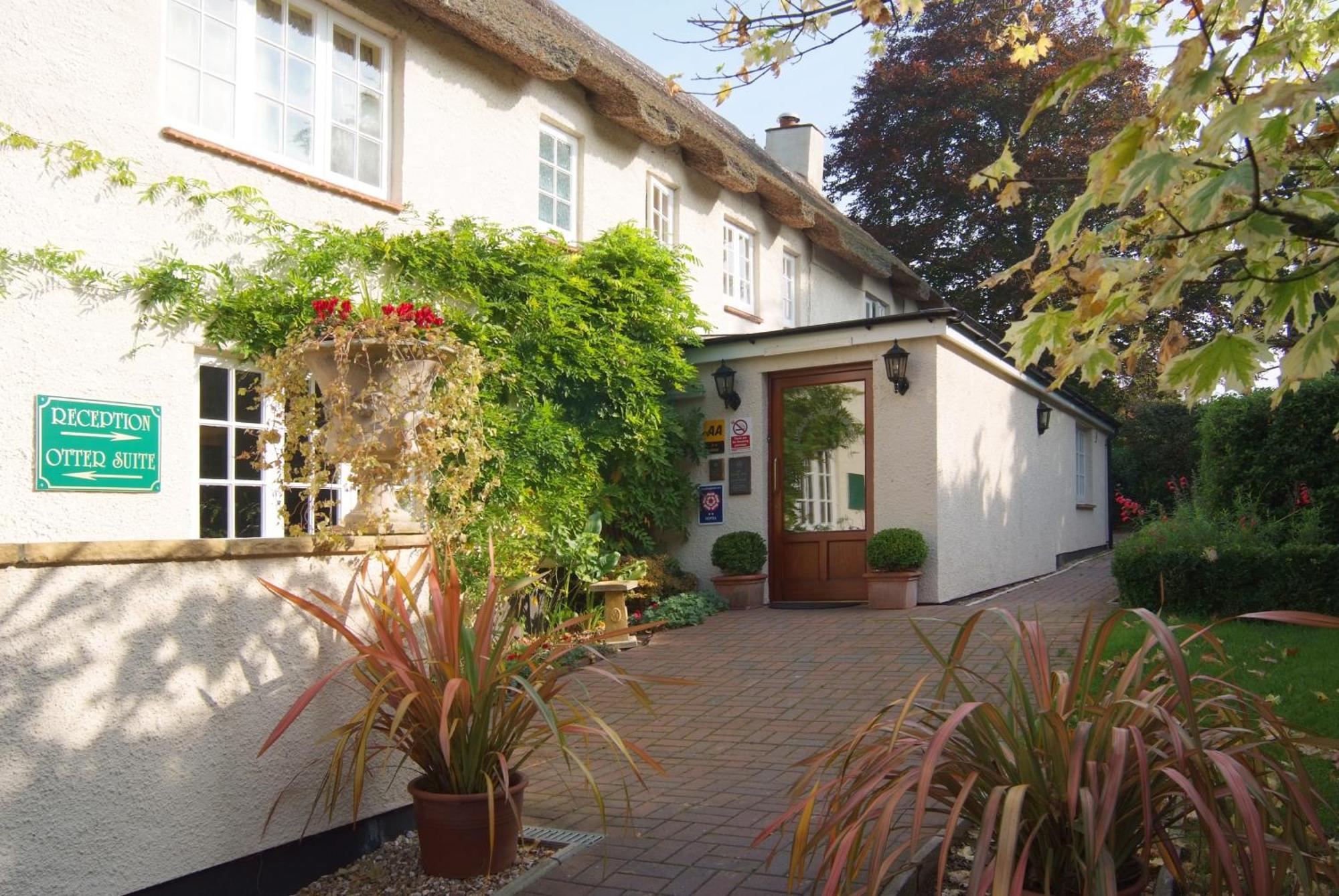 Tumbling Weir Hotel Ottery St Mary ภายนอก รูปภาพ