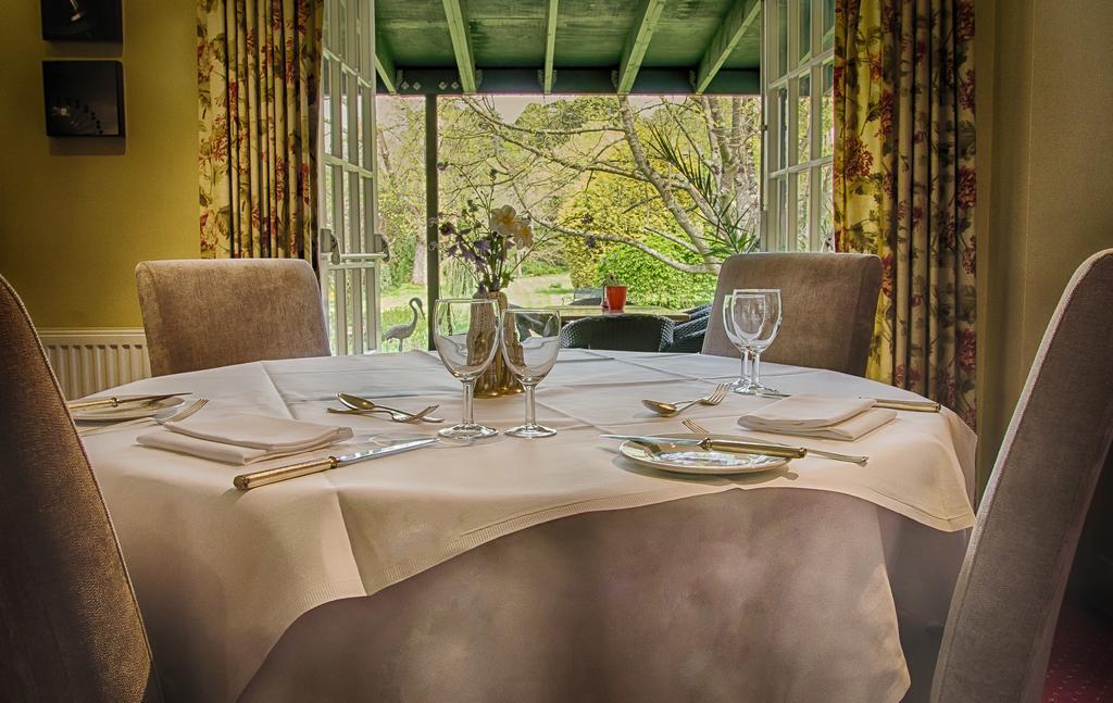 Tumbling Weir Hotel Ottery St Mary ภายนอก รูปภาพ